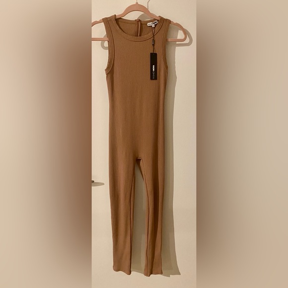 Fashion Nova Snatched Jumpsuit NWT - Picture 3 of 10